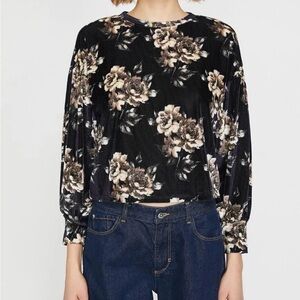 Sara Michelle Black Cream & shimmery gold Floral Blouse - size S/P